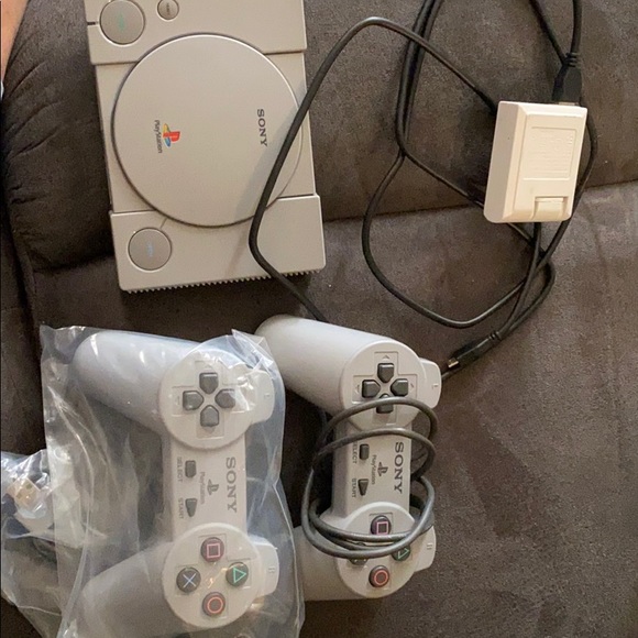 Sony Play Station Classic - Picture 2 of 4